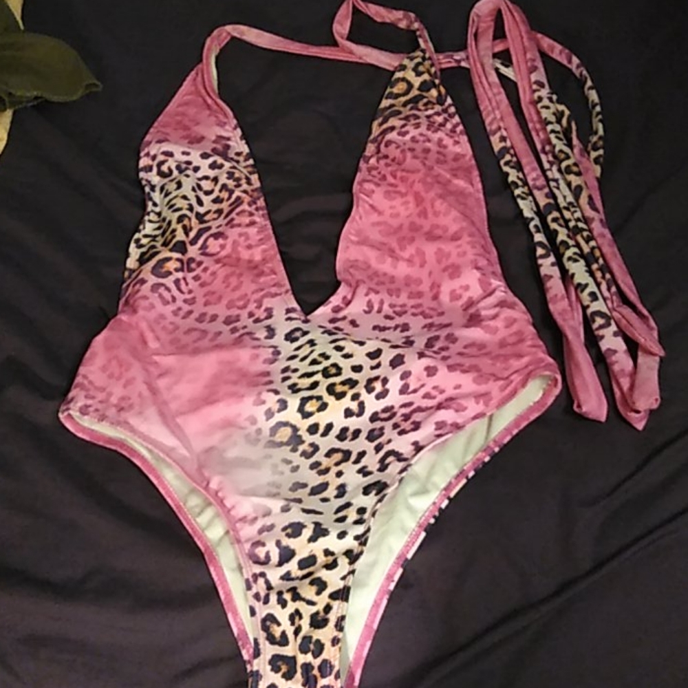 Swim suit